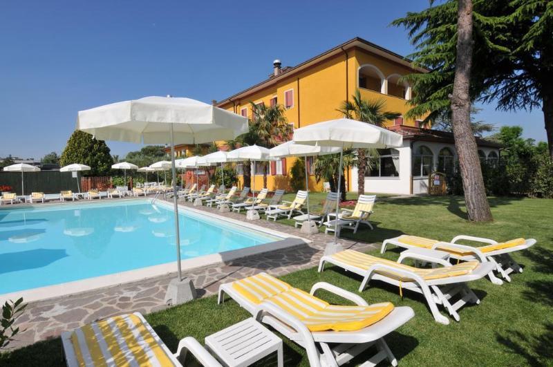 La Quiete Park Hotel Manerba del Garda Exterior photo
