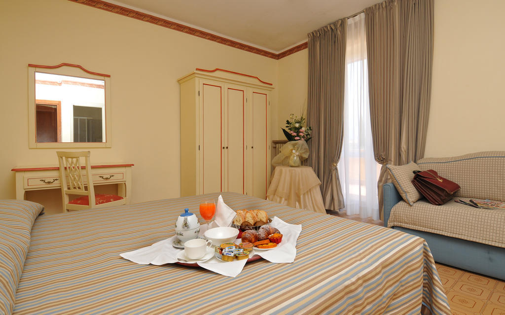 La Quiete Park Hotel Manerba del Garda Exterior photo