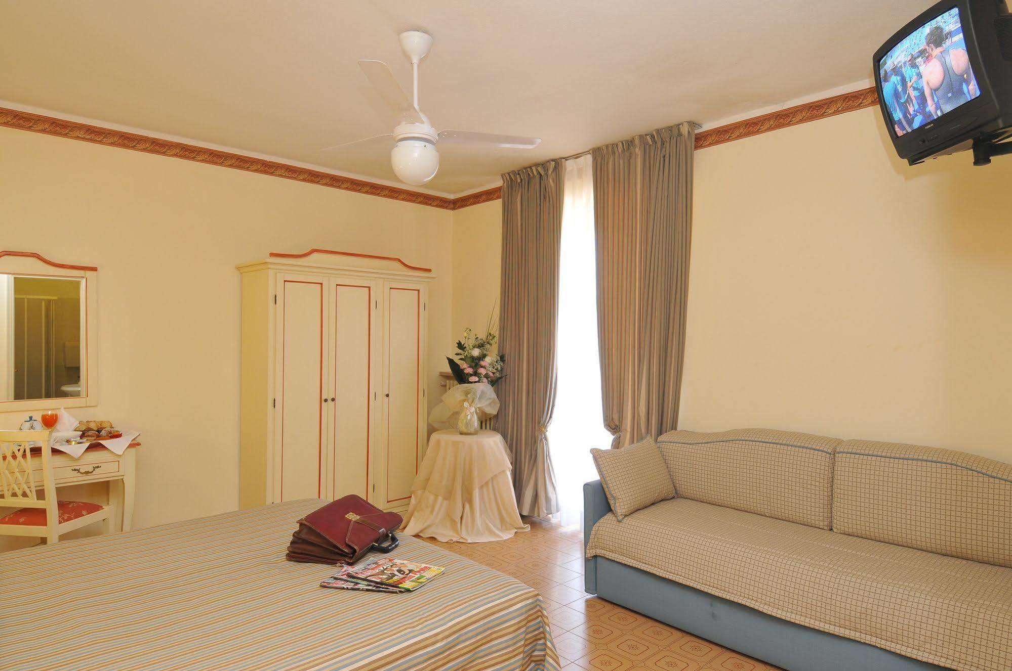 La Quiete Park Hotel Manerba del Garda Exterior photo