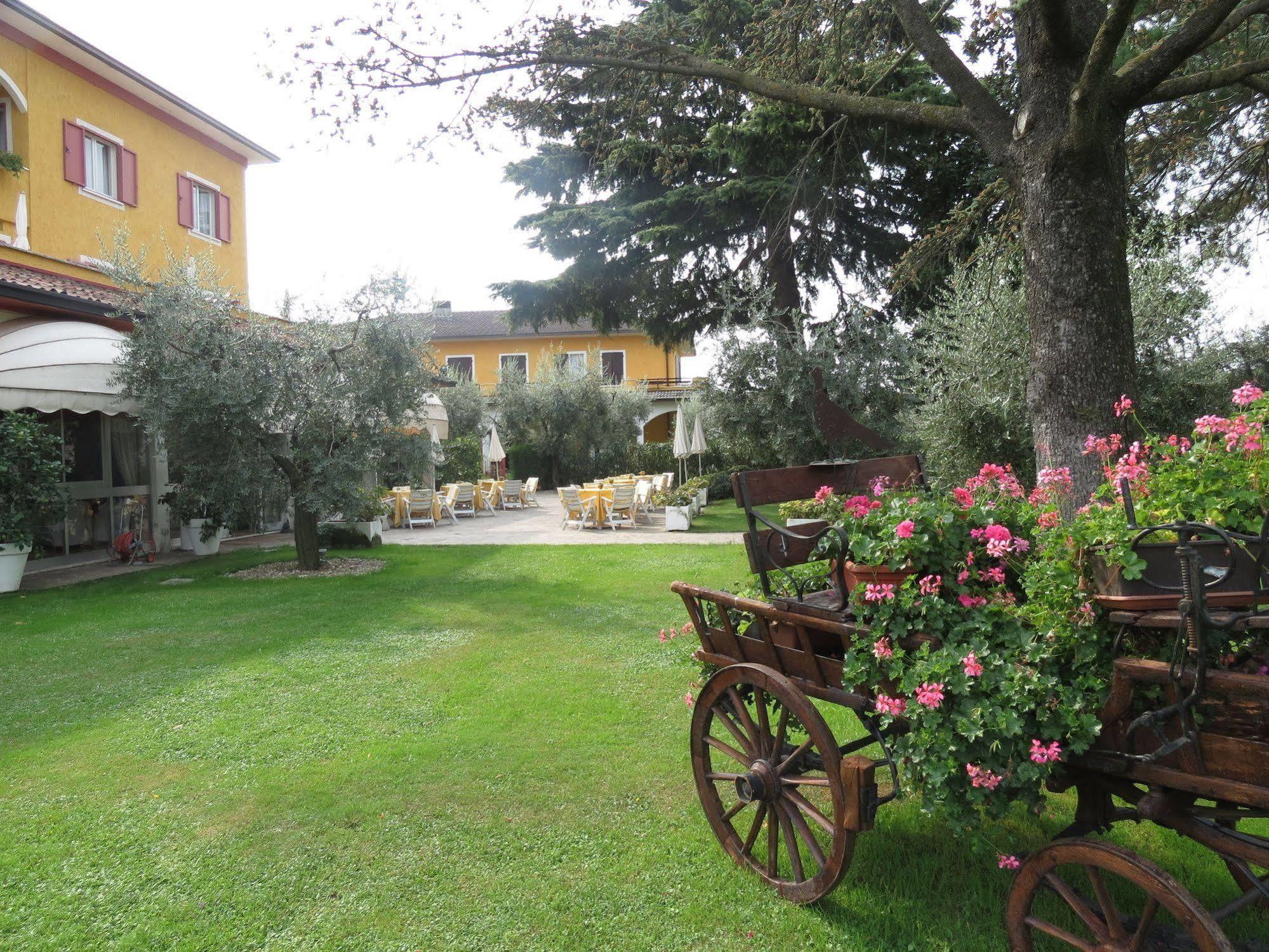 La Quiete Park Hotel Manerba del Garda Exterior photo